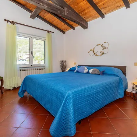 La Casa Sul Tetto - Outdoor * Calice Ligure